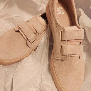 DC Womens Size 11 Trase V SE Skate Shoe Peachie Peach Pink Suede Leather Sneaker